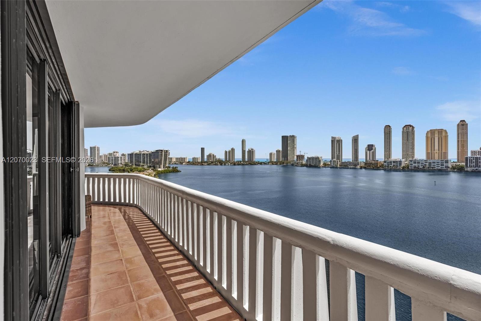 3000 Island Blvd # 1106