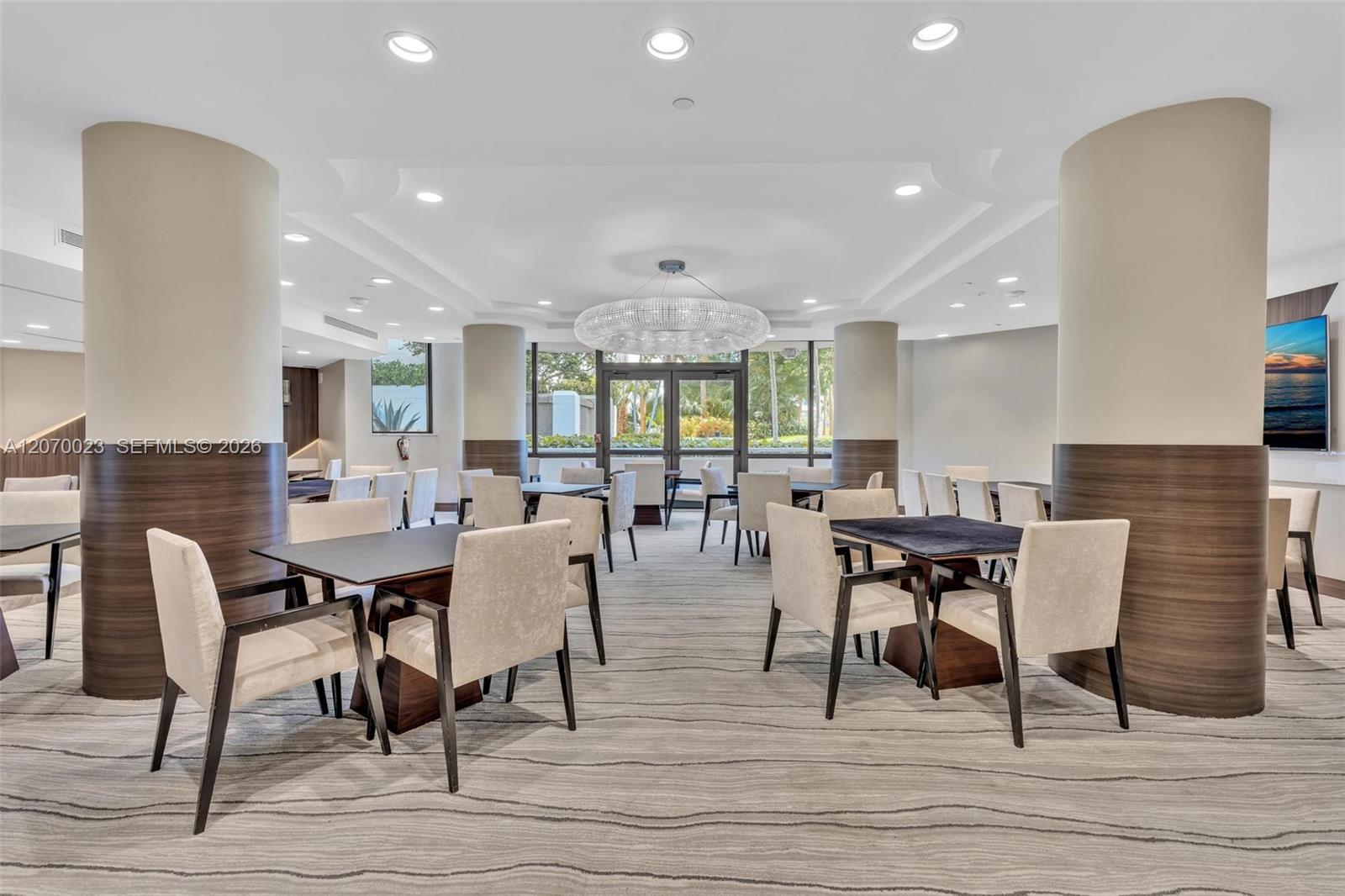 3000 Island Blvd # 1106