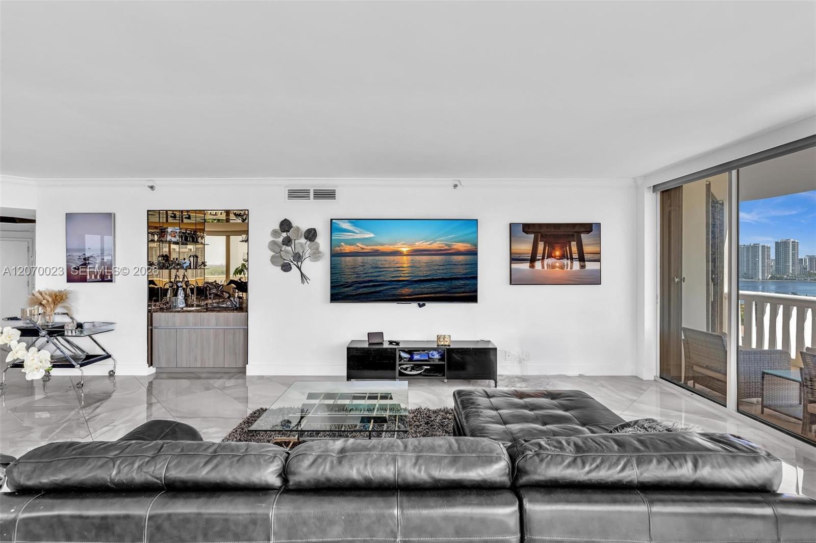 3000 Island Blvd # 1106