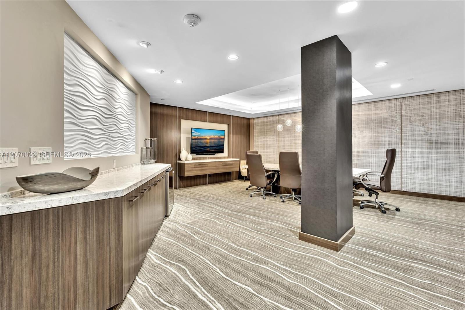 3000 Island Blvd # 1106