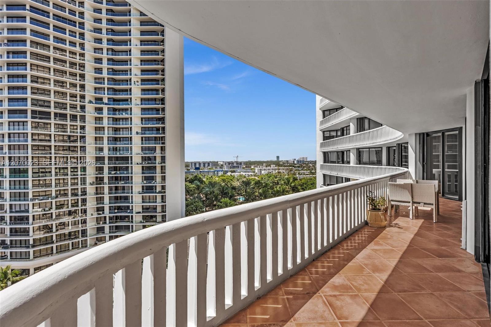 3000 Island Blvd # 1106