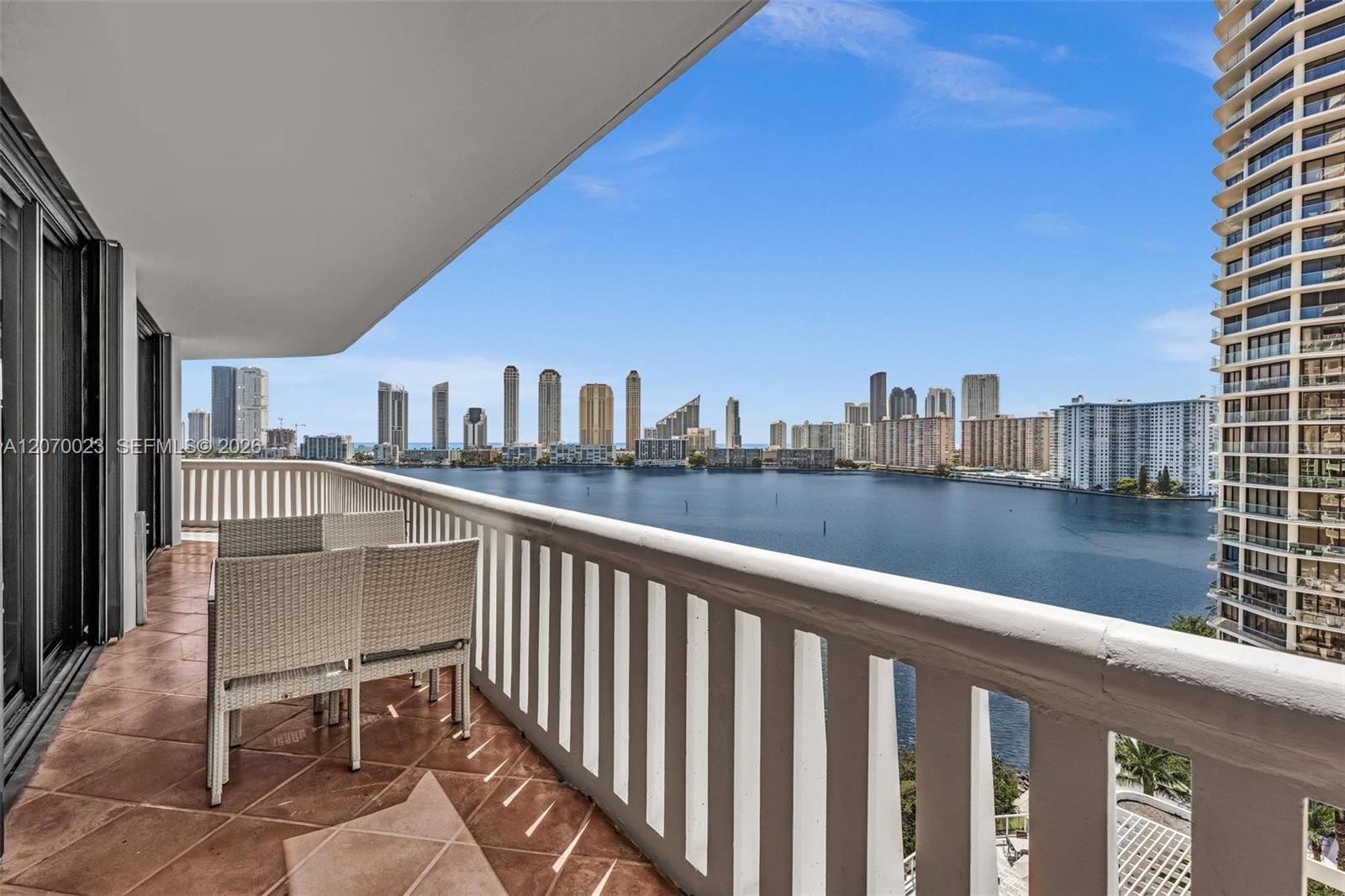 3000 Island Blvd # 1106
