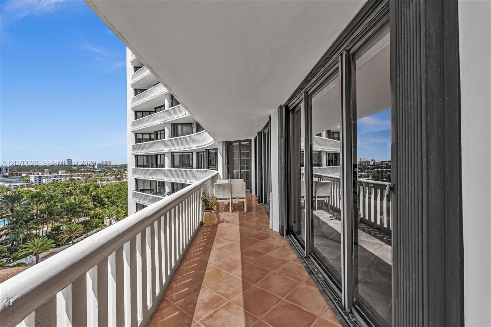 3000 Island Blvd # 1106