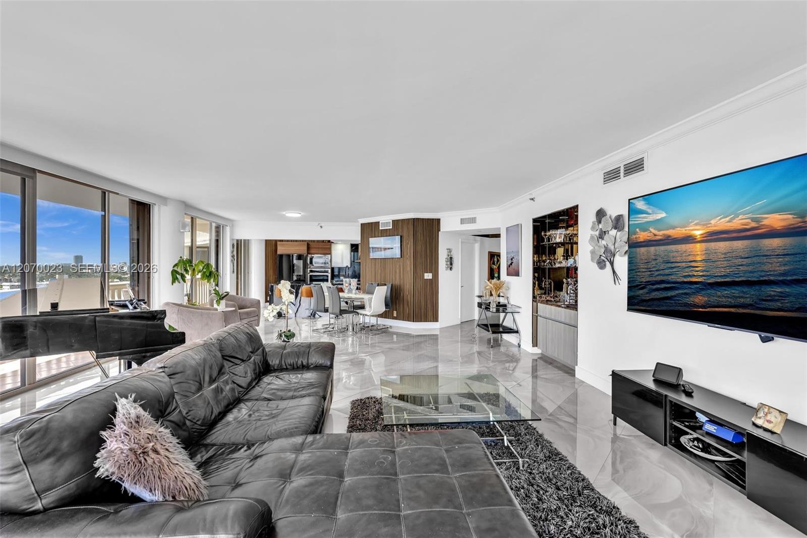 3000 Island Blvd # 1106