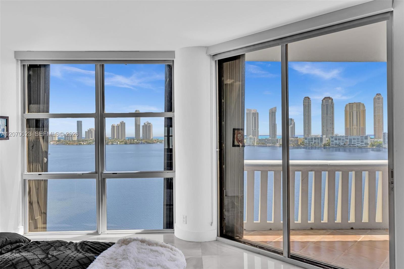 3000 Island Blvd # 1106