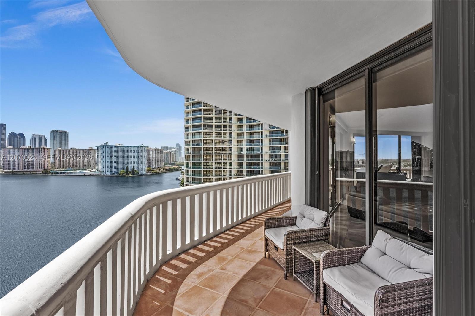 3000 Island Blvd # 1106