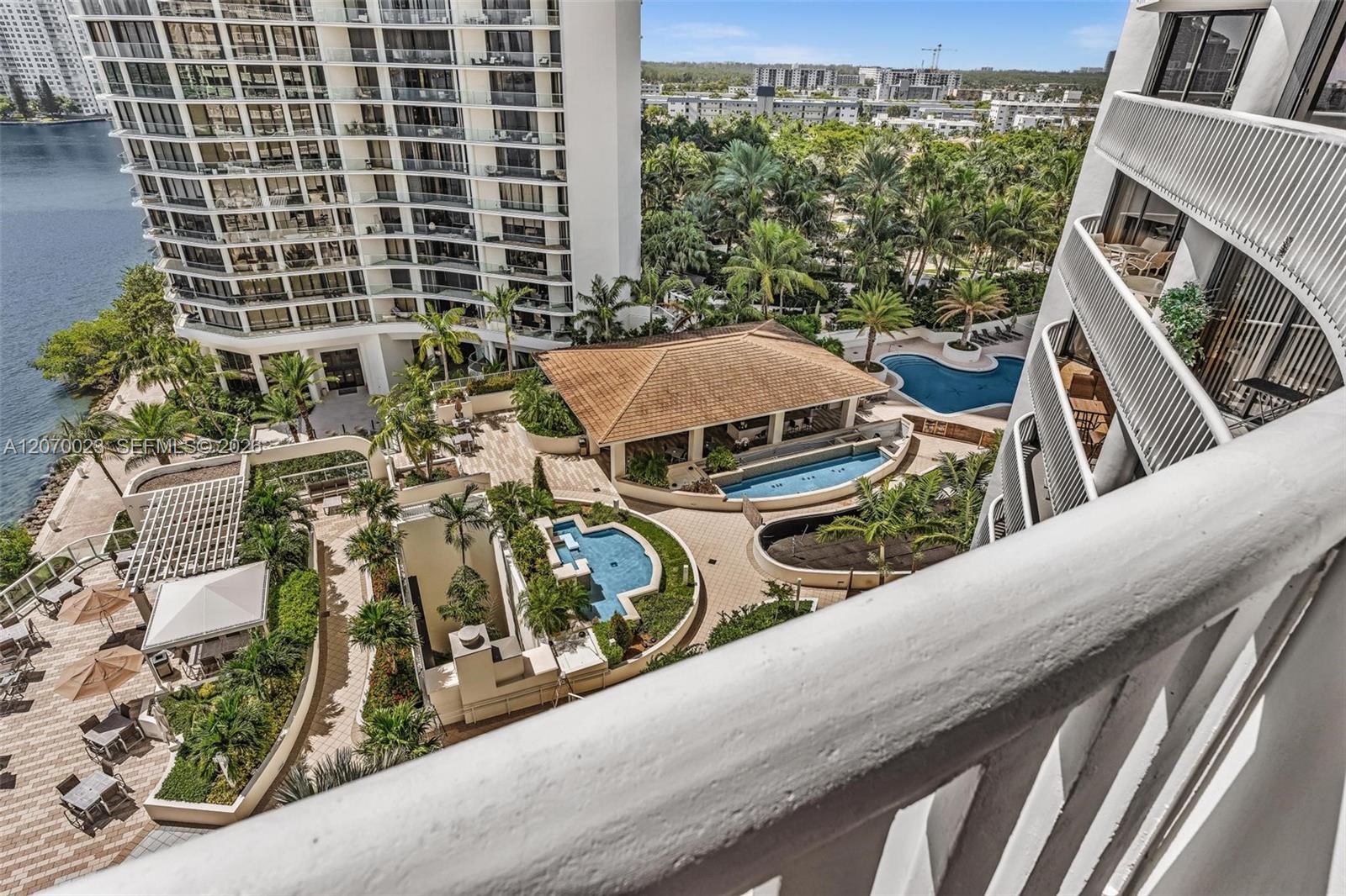 3000 Island Blvd # 1106