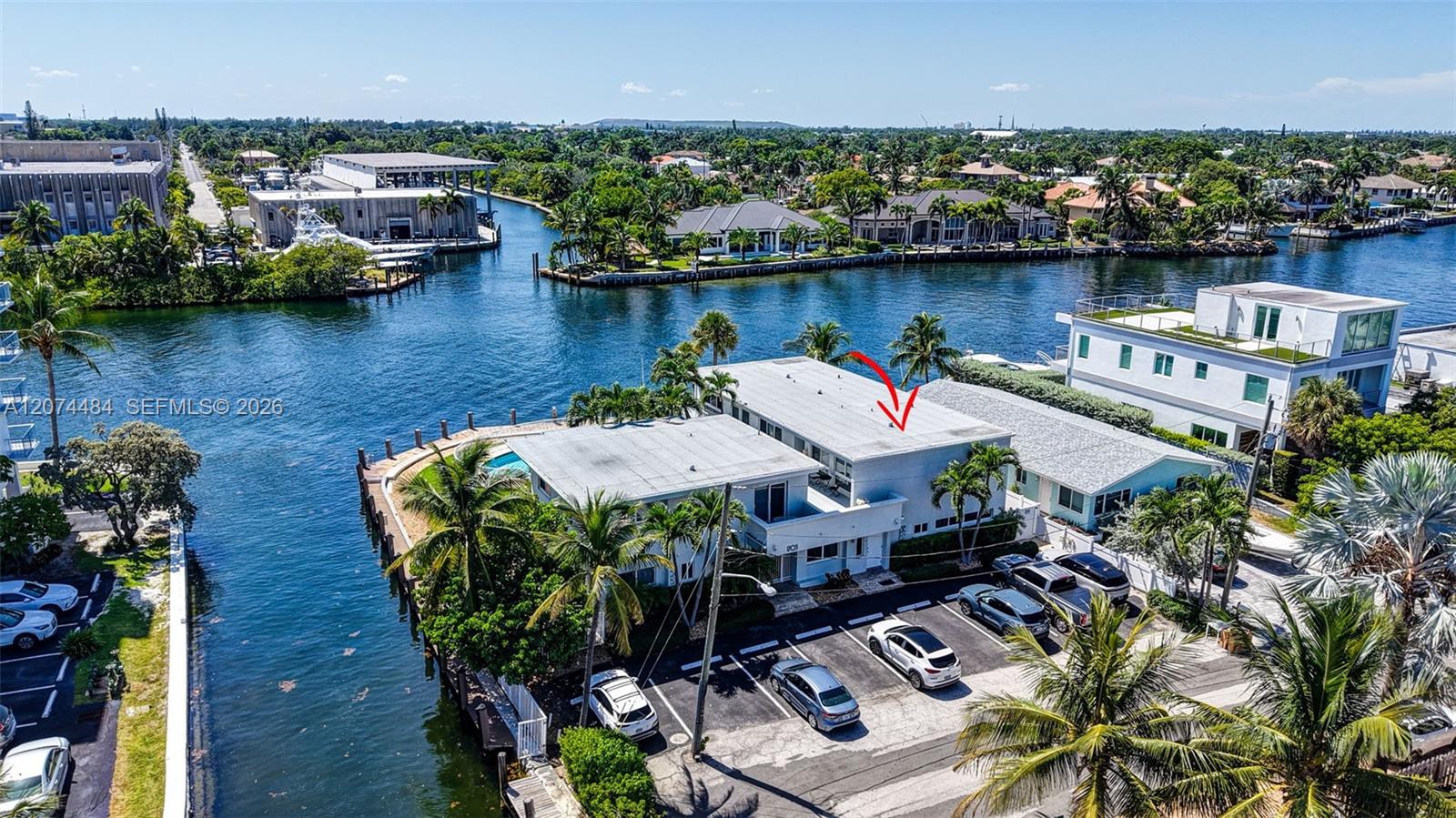1705 N Riverside Dr # 2