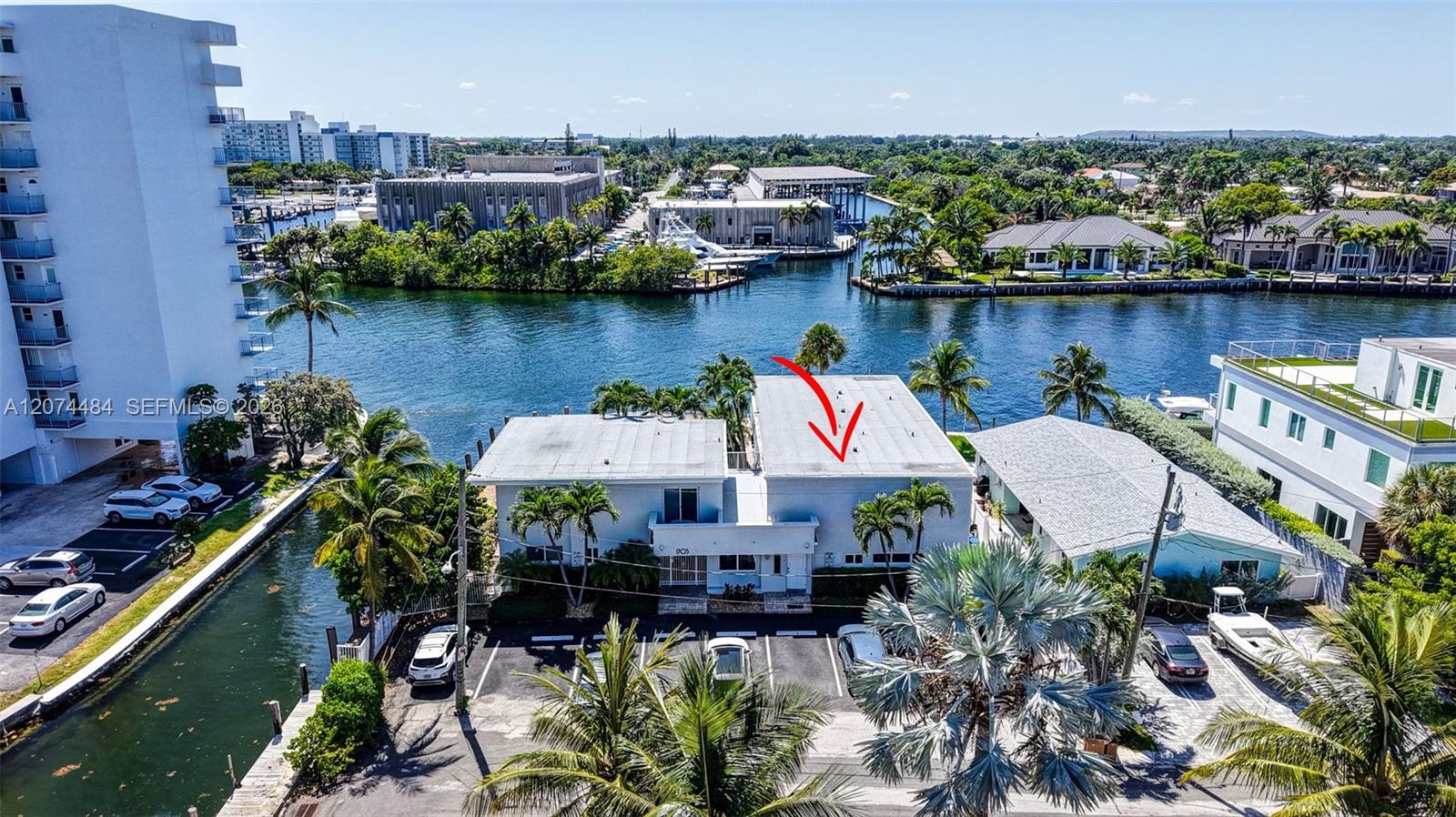 1705 N Riverside Dr # 2
