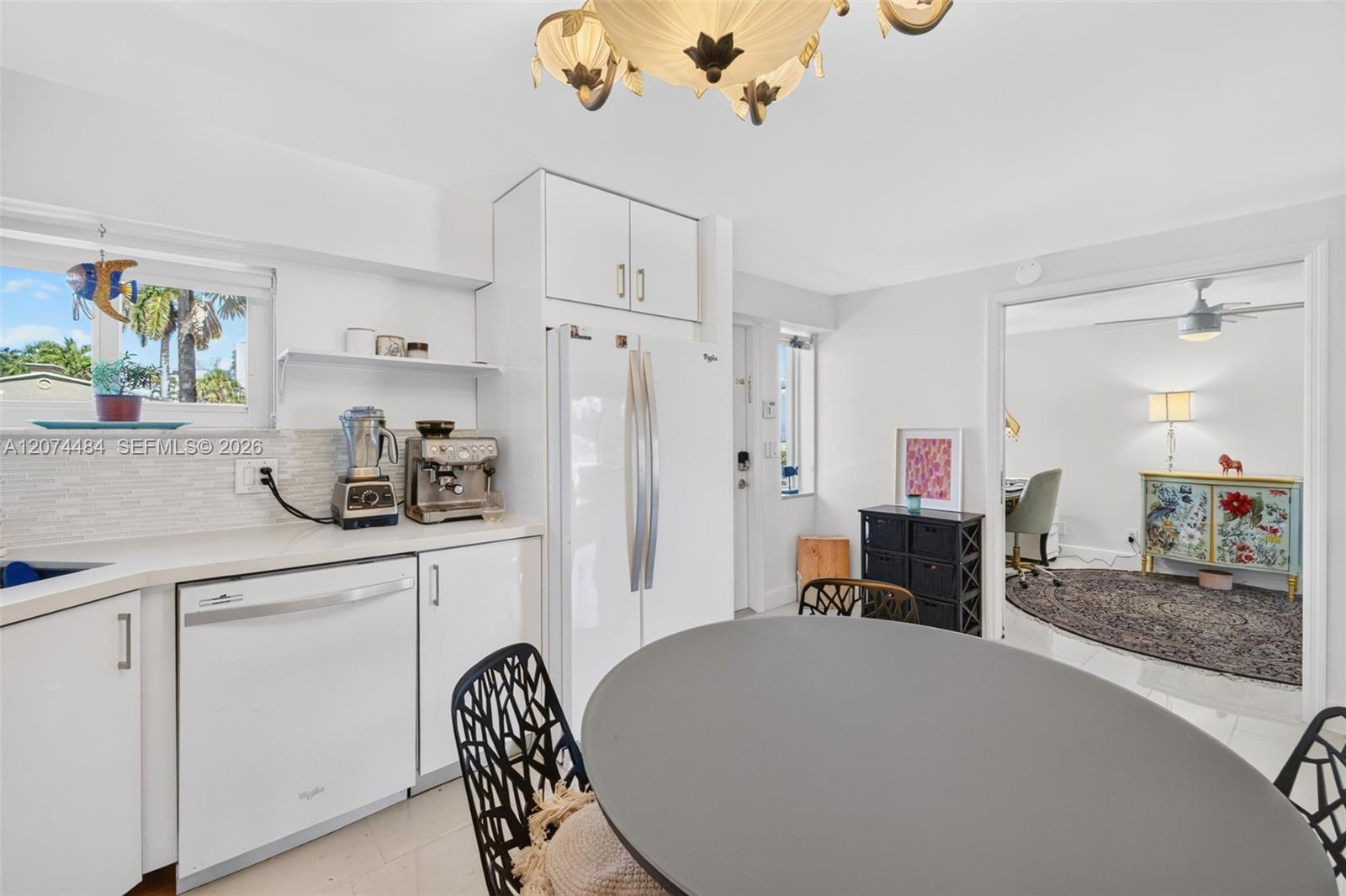 1705 N Riverside Dr # 2
