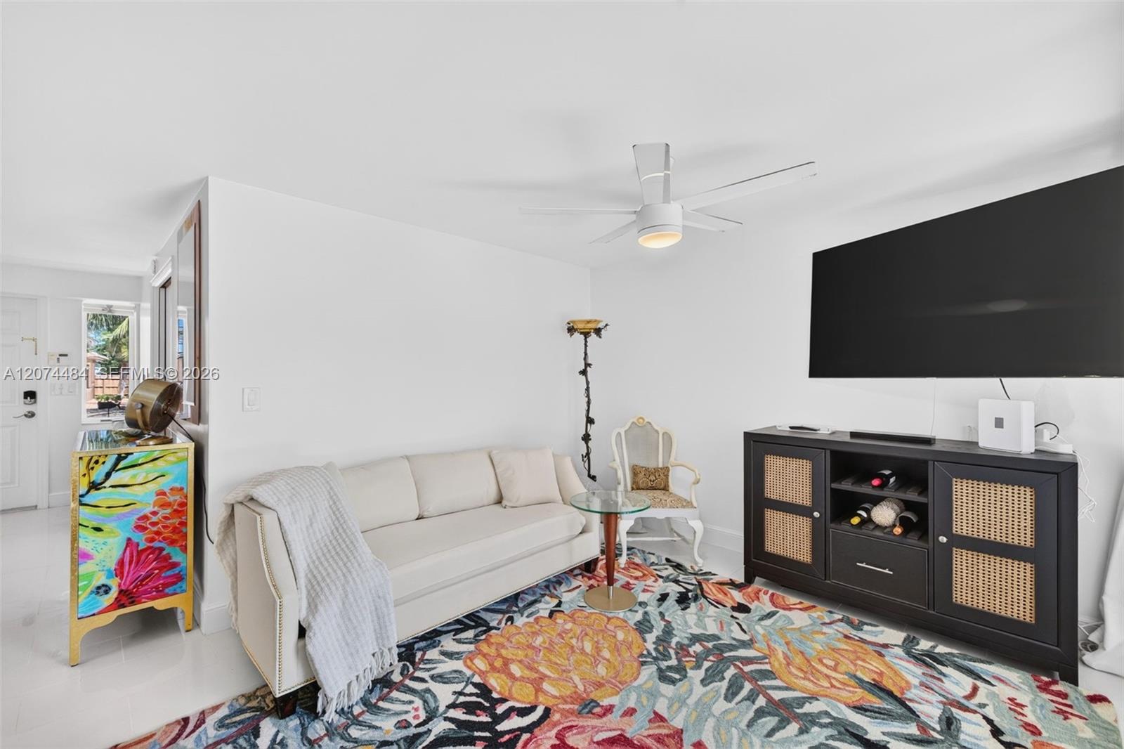 1705 N Riverside Dr # 2
