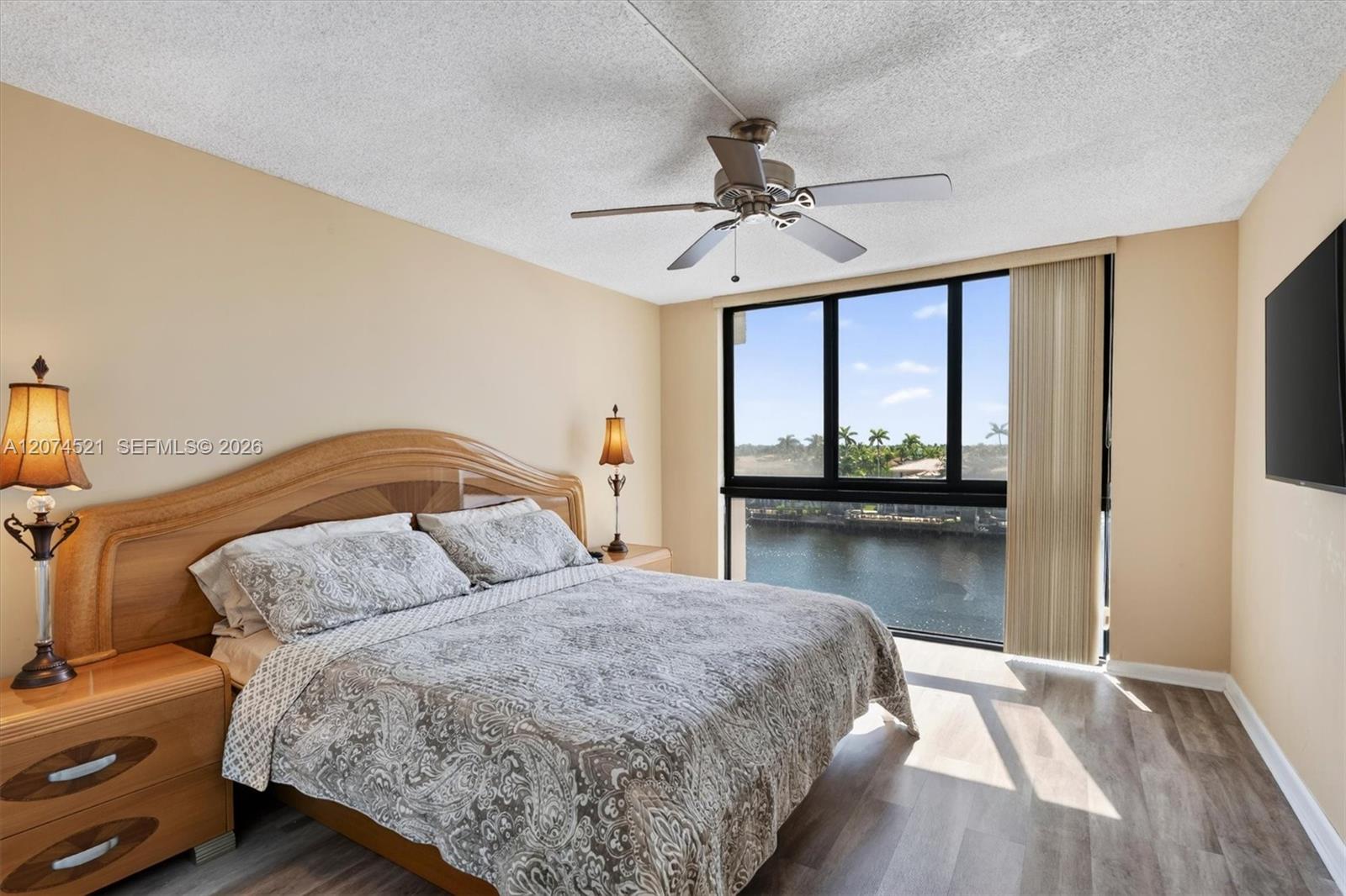 1500 S Ocean Dr # 5E
