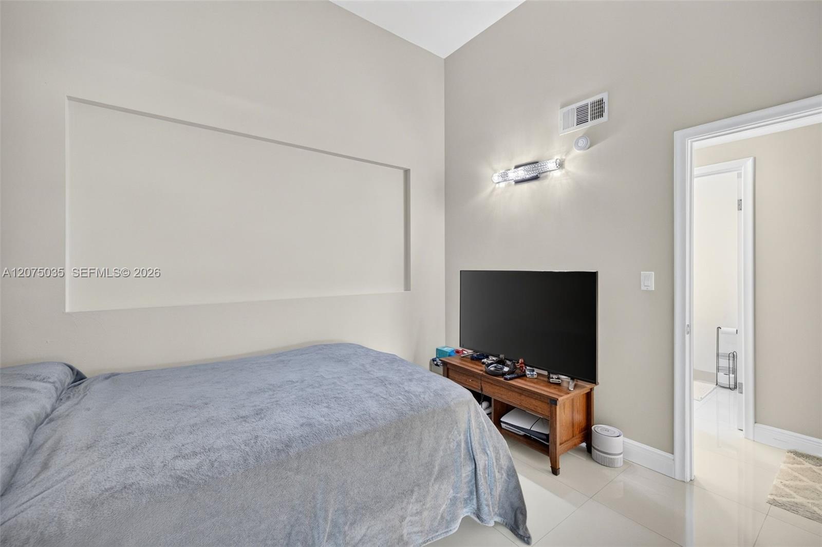 203 Poinciana Dr # 103