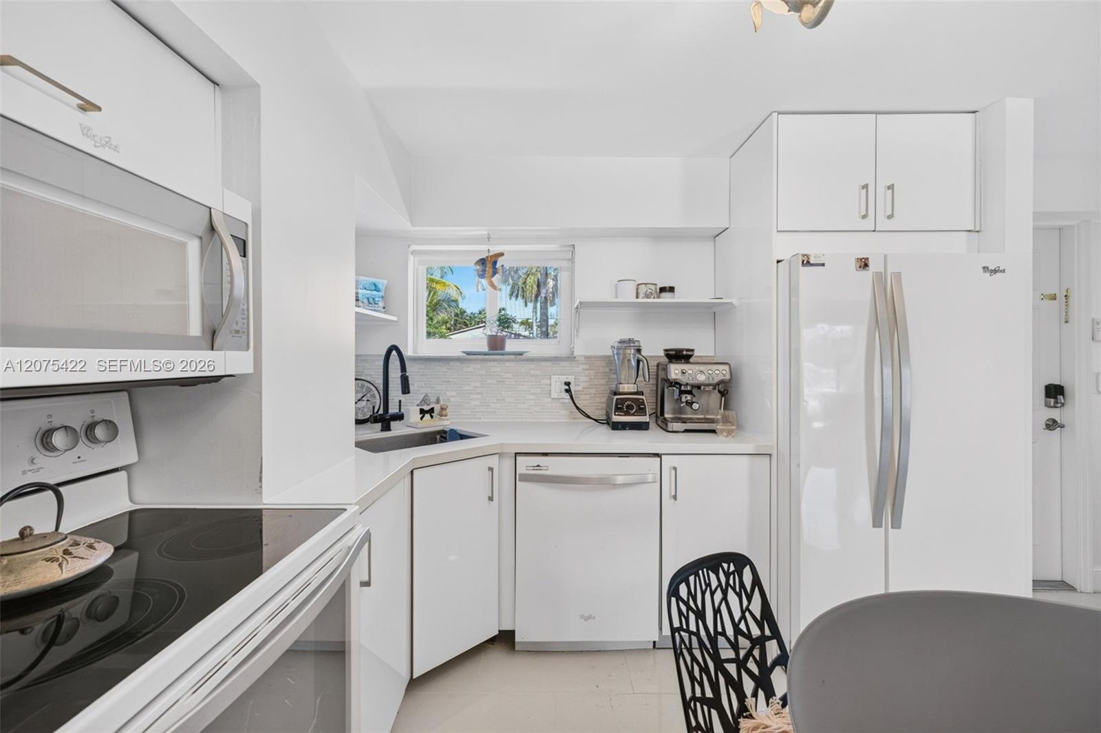 1705 N Riverside Dr # 2