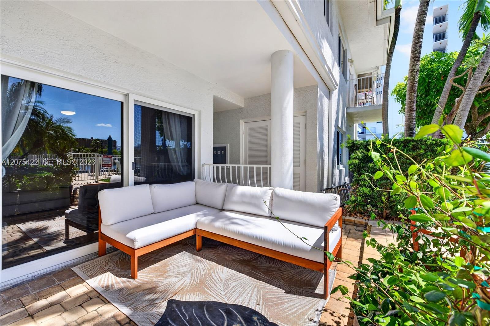 1705 N Riverside Dr # 2