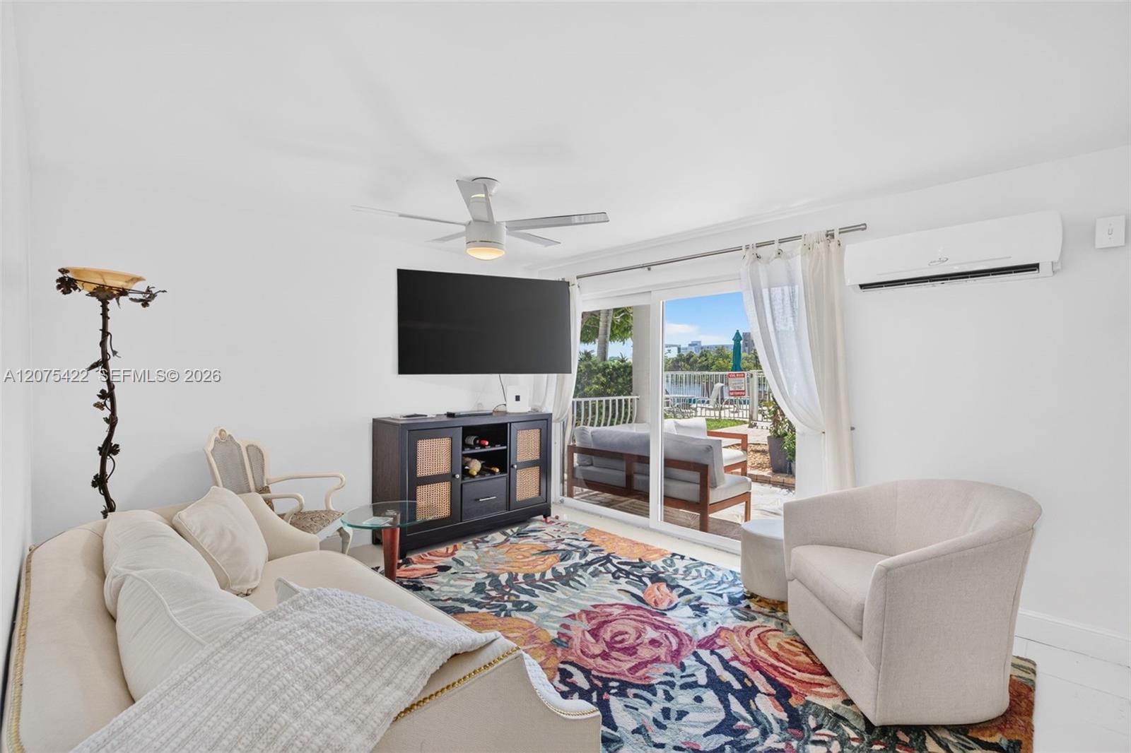 1705 N Riverside Dr # 2