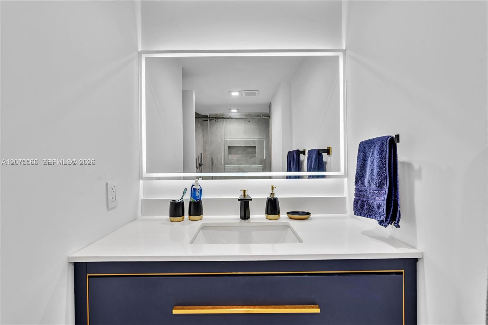 3370 Hidden Bay Dr # 815