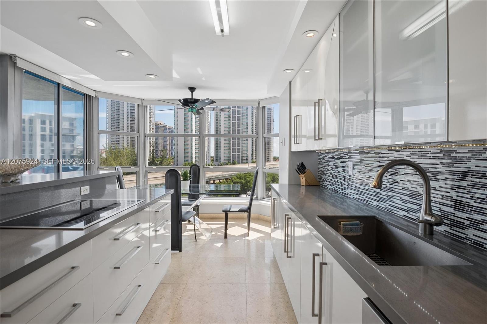 3500 Mystic Pointe Dr # 805
