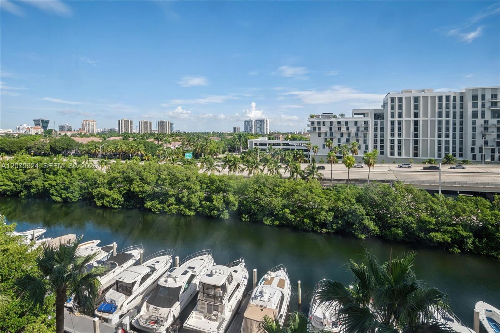 3500 Mystic Pointe Dr # 805