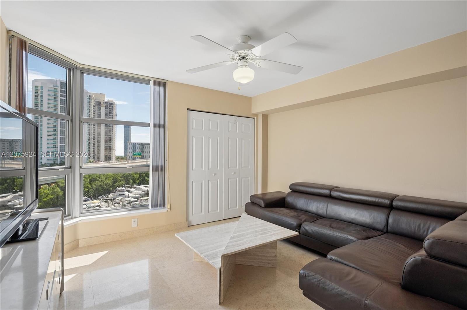 3500 Mystic Pointe Dr # 805