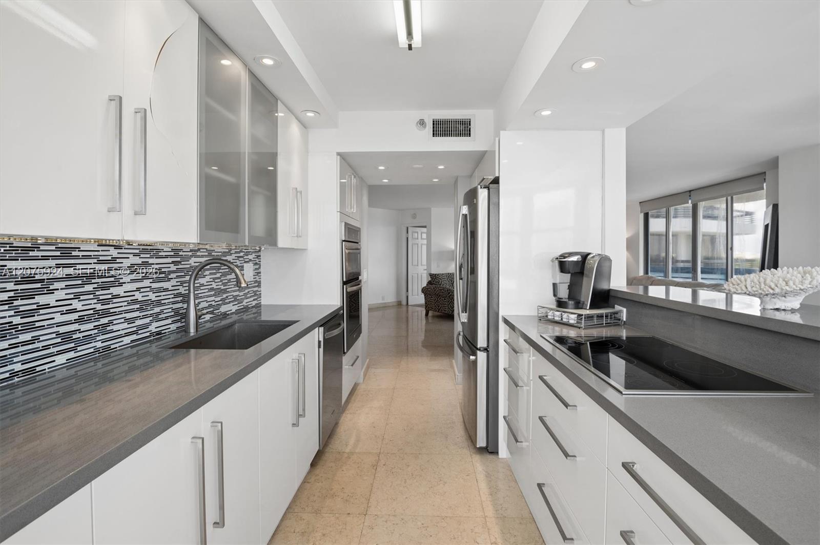 3500 Mystic Pointe Dr # 805