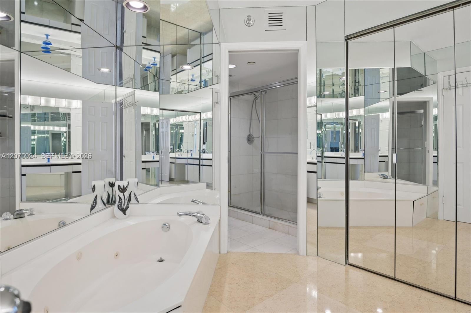 3500 Mystic Pointe Dr # 805