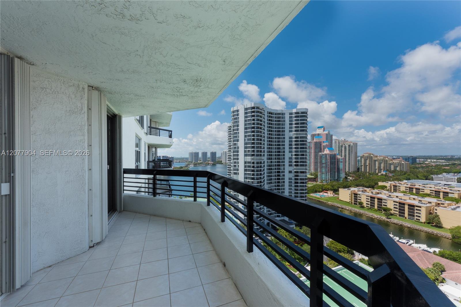 3500 MYSTIC POINTE DR # 2202