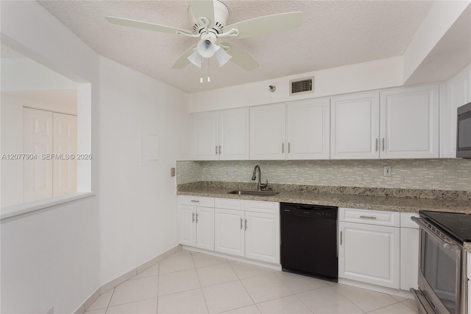 3500 MYSTIC POINTE DR # 2202