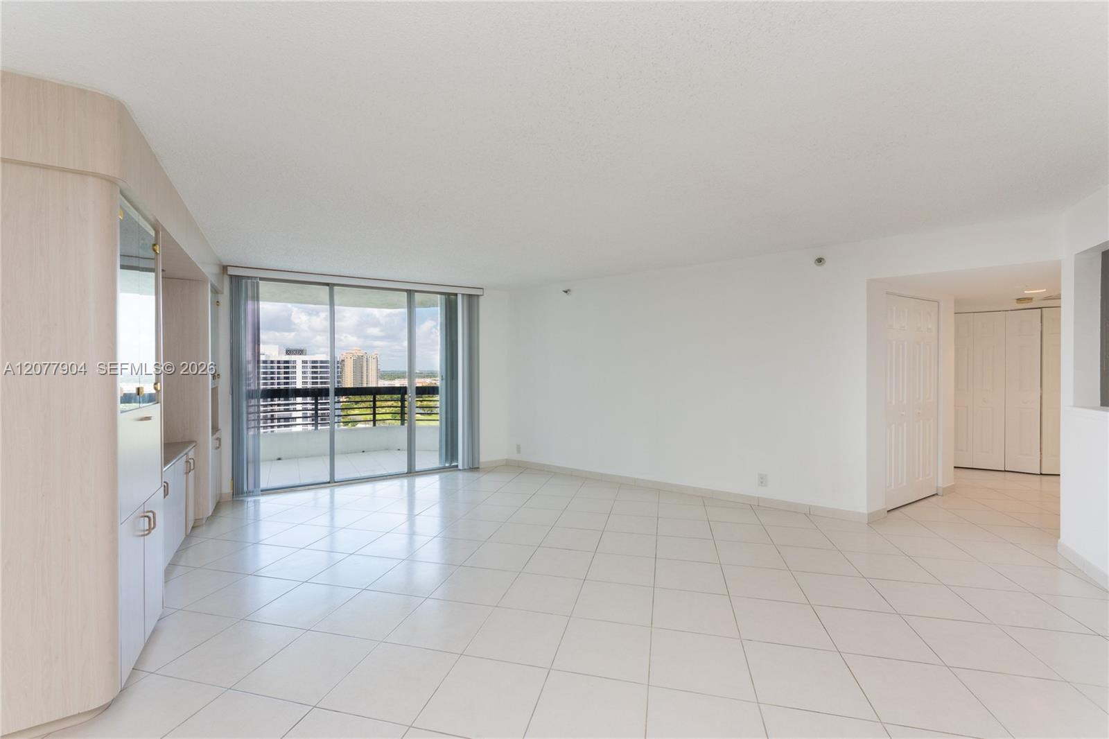 3500 MYSTIC POINTE DR # 2202