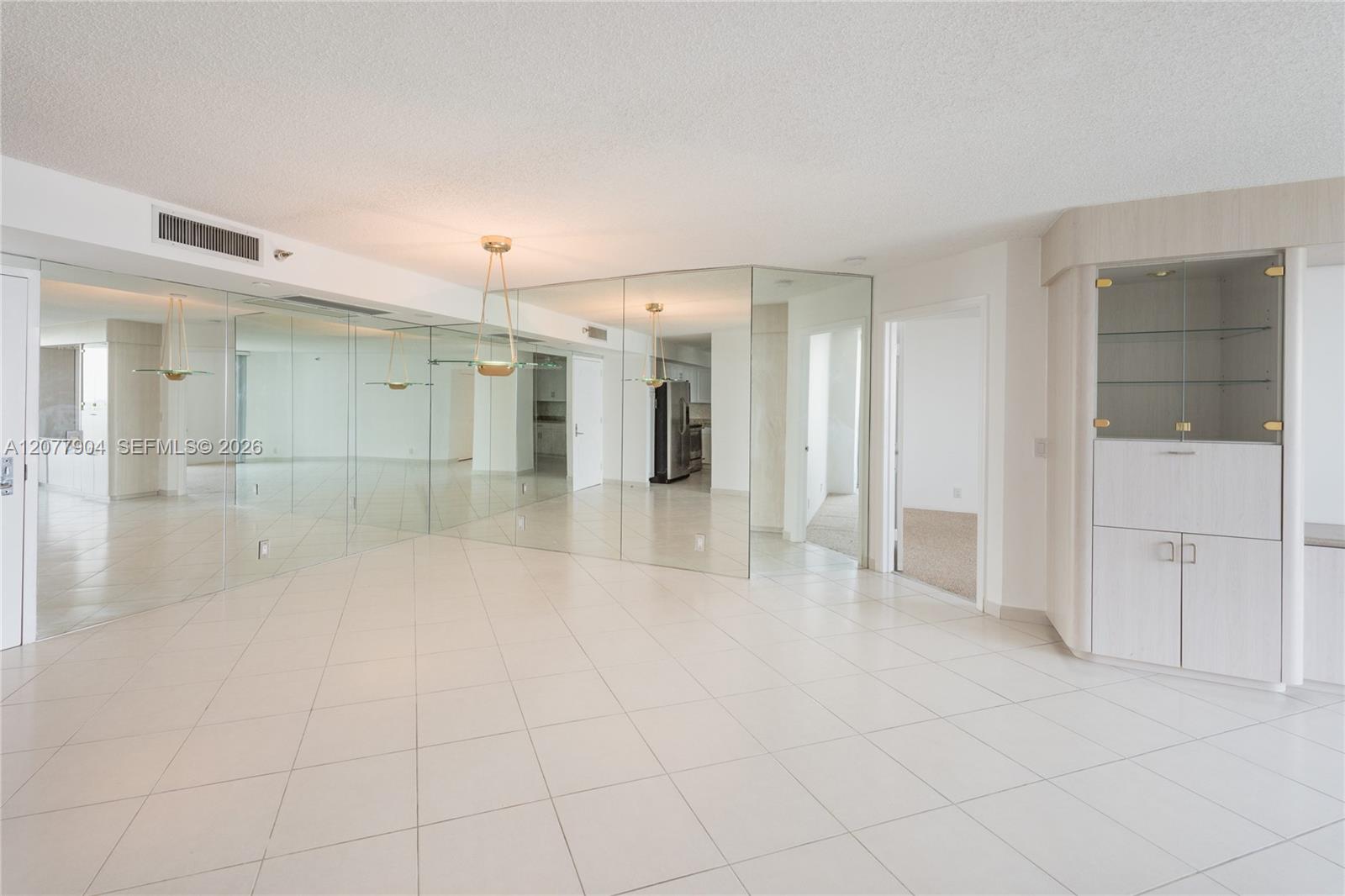 3500 MYSTIC POINTE DR # 2202