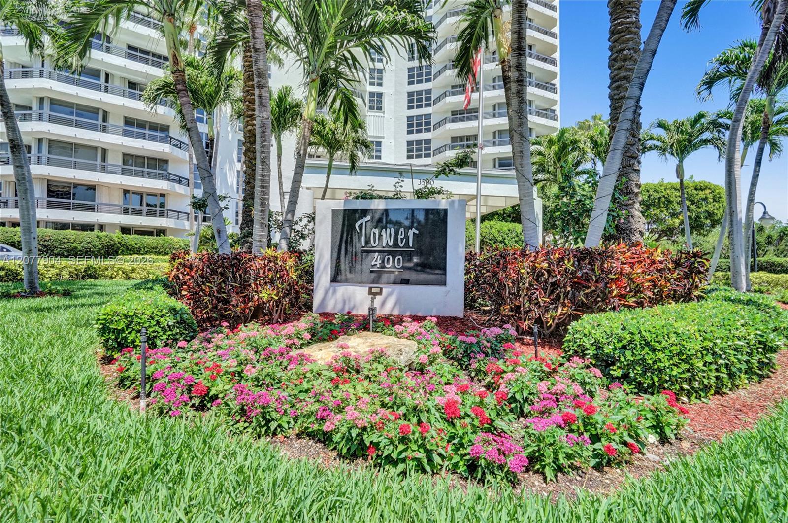 3500 MYSTIC POINTE DR # 2202