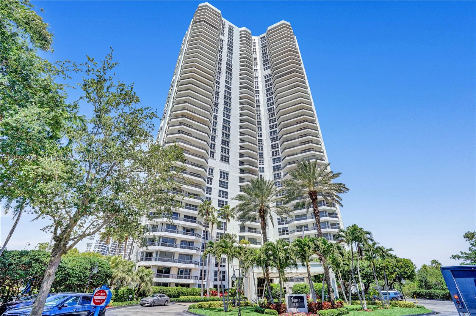 3500 MYSTIC POINTE DR # 2202