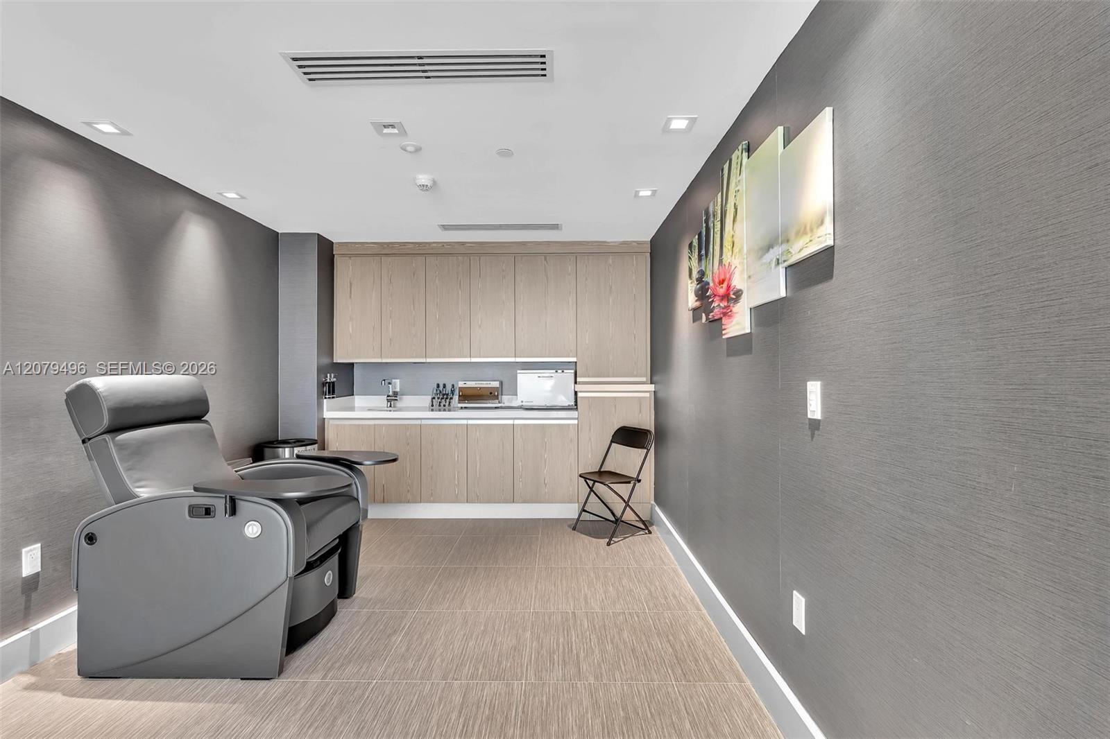 300 Sunny Isles Blvd # 805 Unit: 4-805