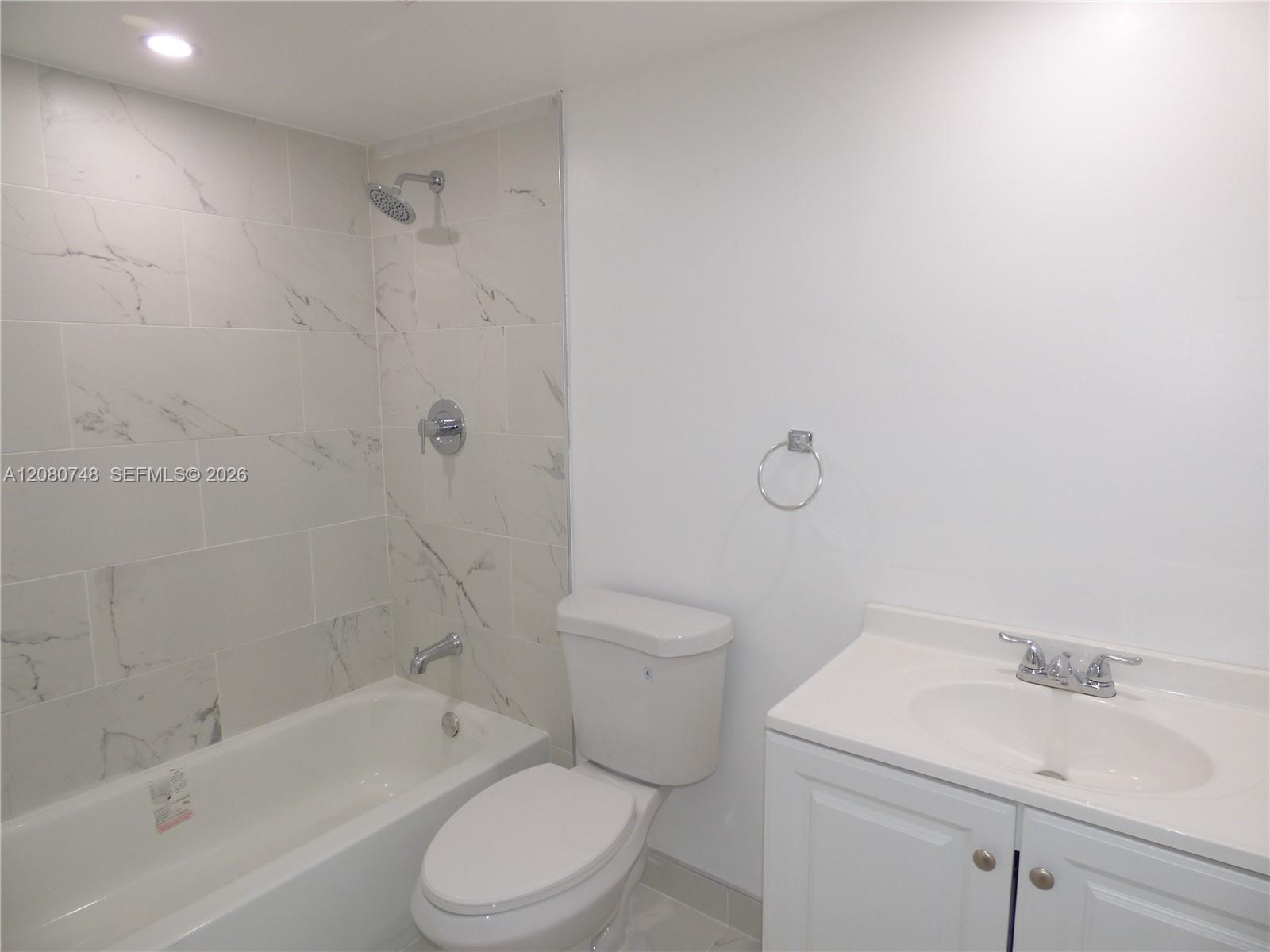 361 S Hollybrook Dr # 302