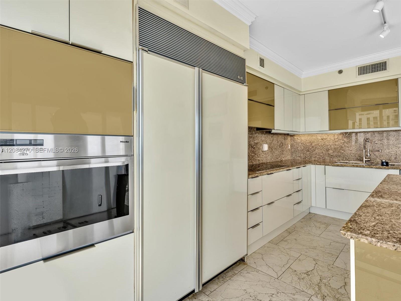 18911 Collins Ave # 2101
