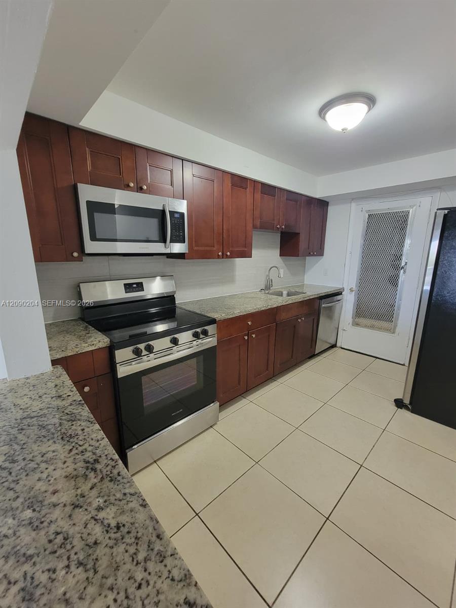 2005 Sans Souci Blvd # 305