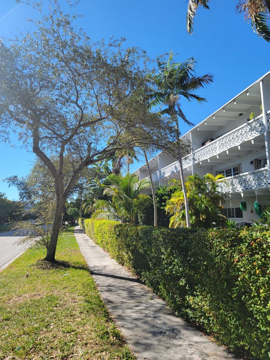 2005 Sans Souci Blvd # 305