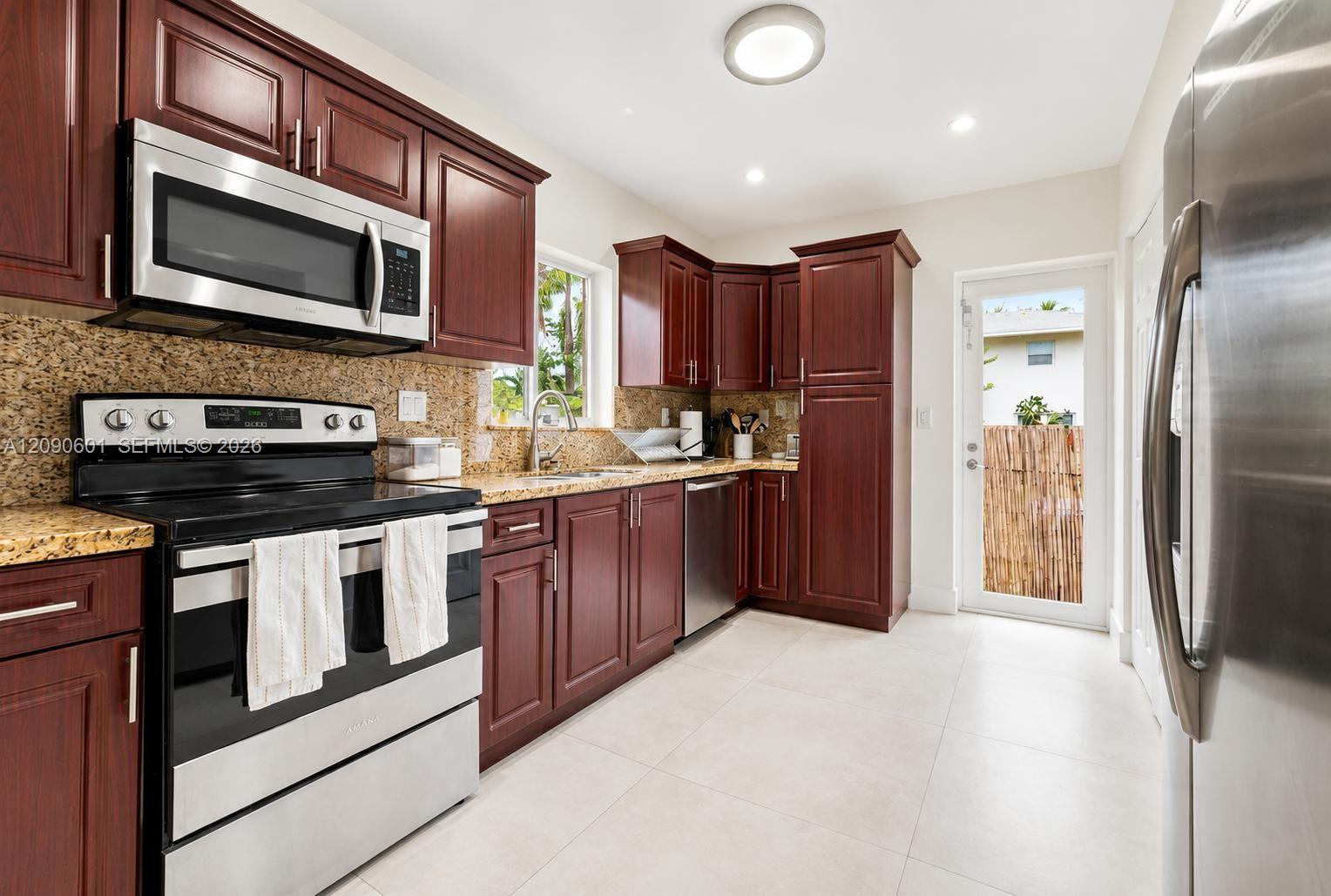 38 NE 50th St