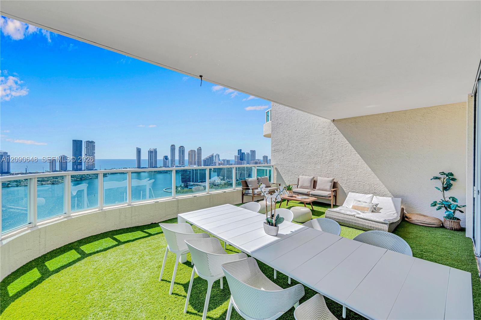 3330 NE 190th St Unit: UPH11