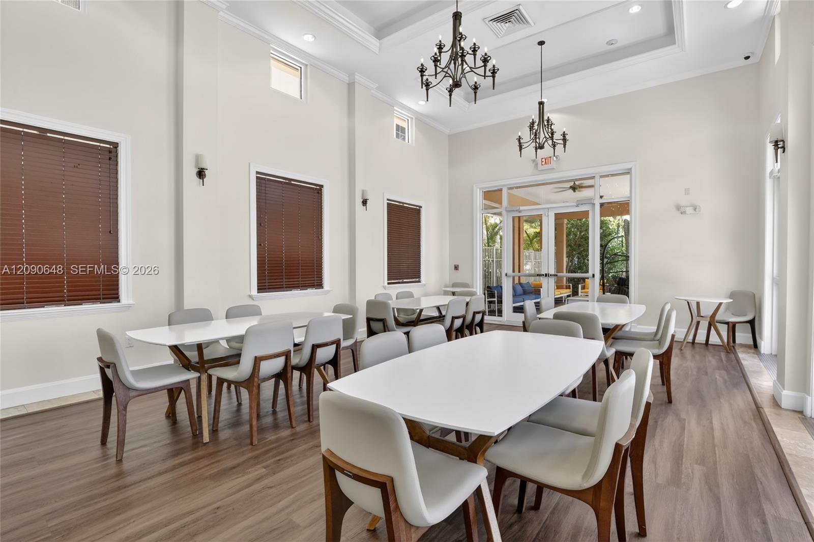 3330 NE 190th St Unit: UPH11