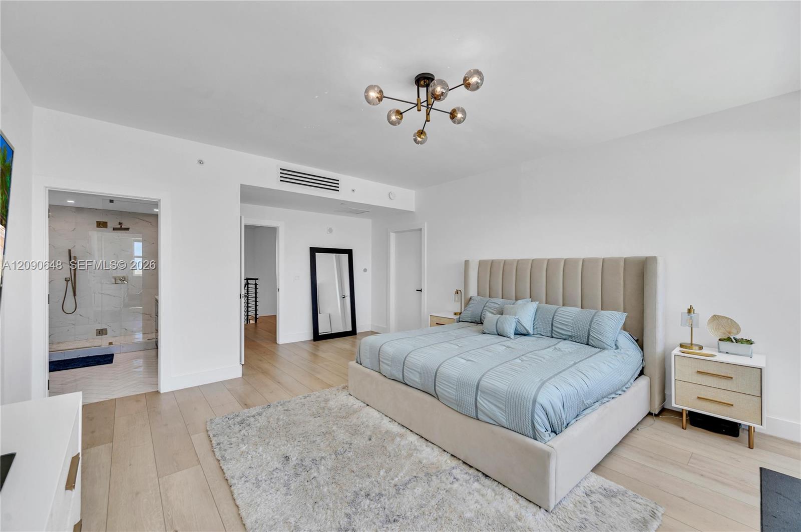 3330 NE 190th St Unit: UPH11