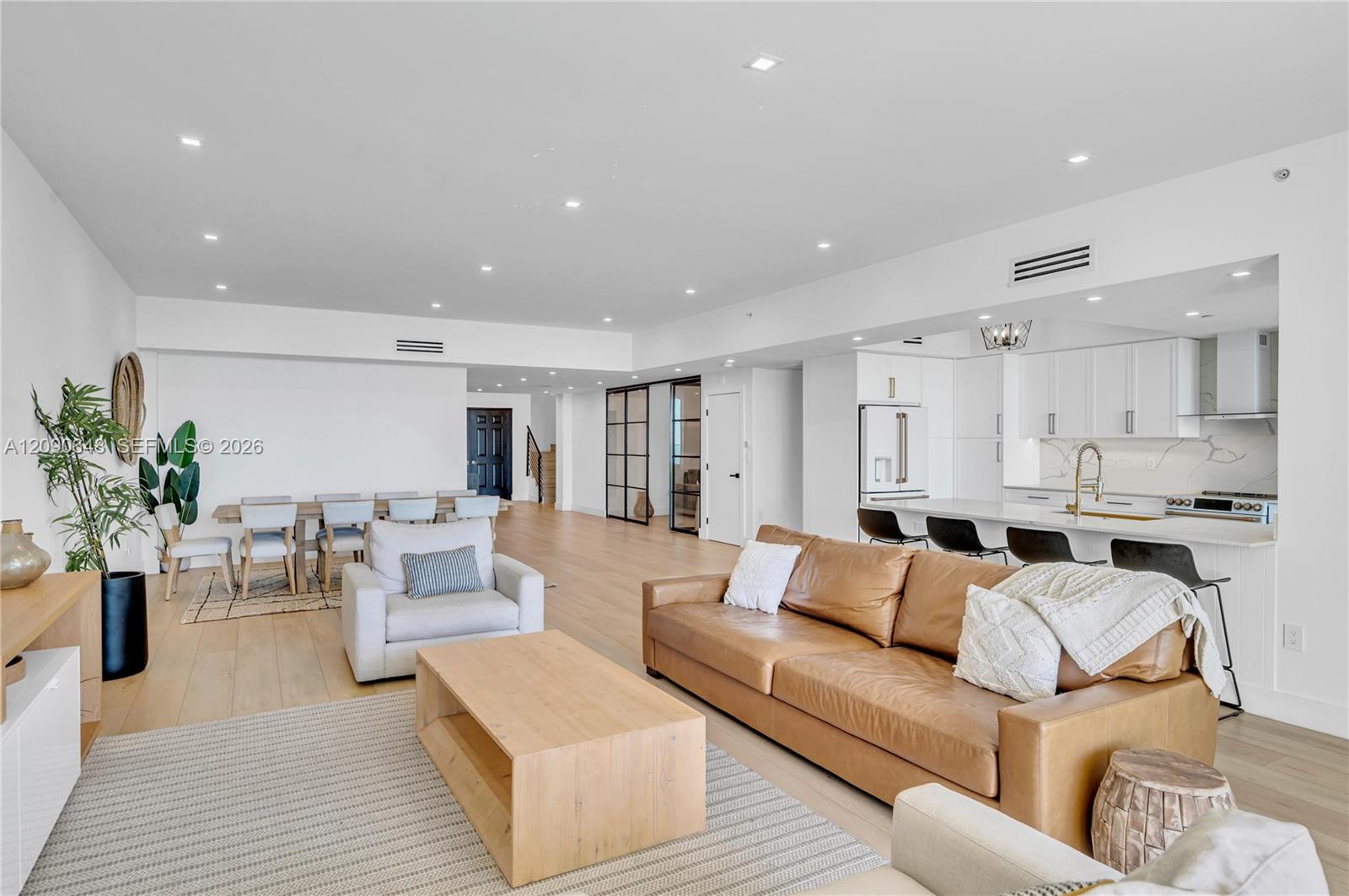 3330 NE 190th St Unit: UPH11