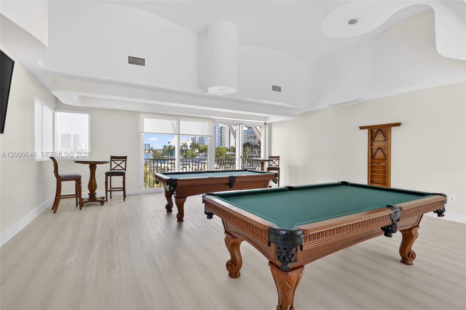 3330 NE 190th St Unit: UPH11