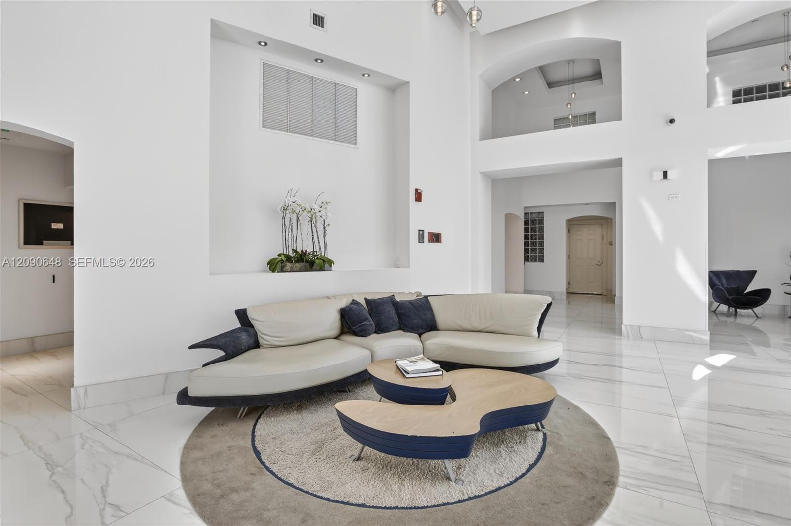 3330 NE 190th St Unit: UPH11