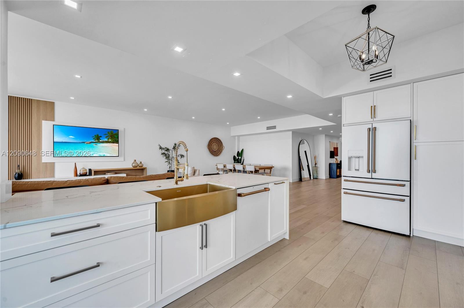 3330 NE 190th St Unit: UPH11