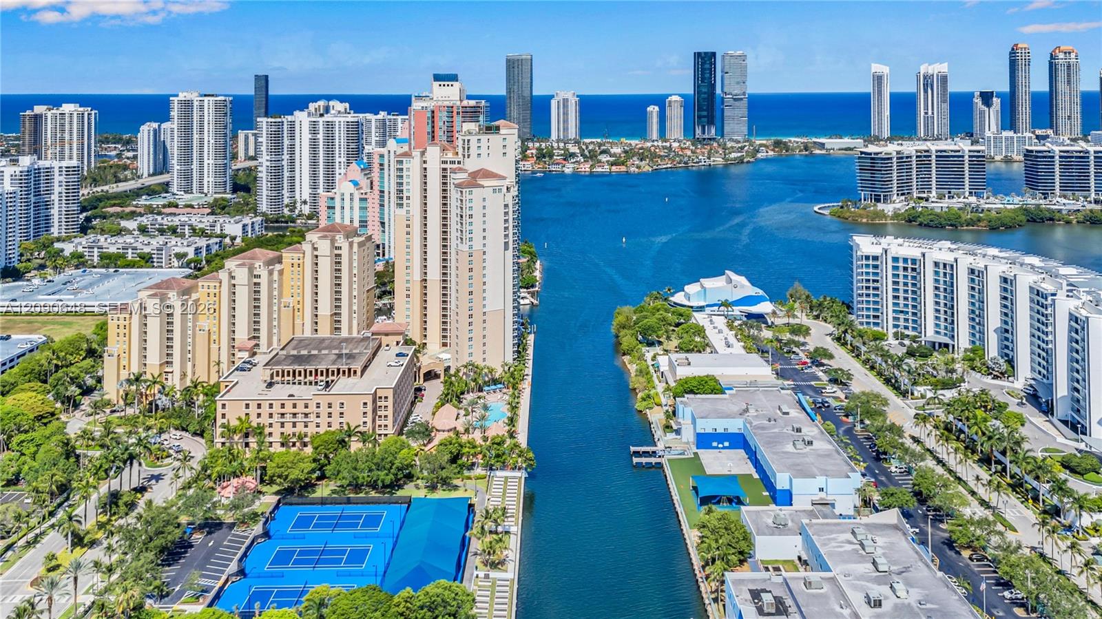 3330 NE 190th St Unit: UPH11