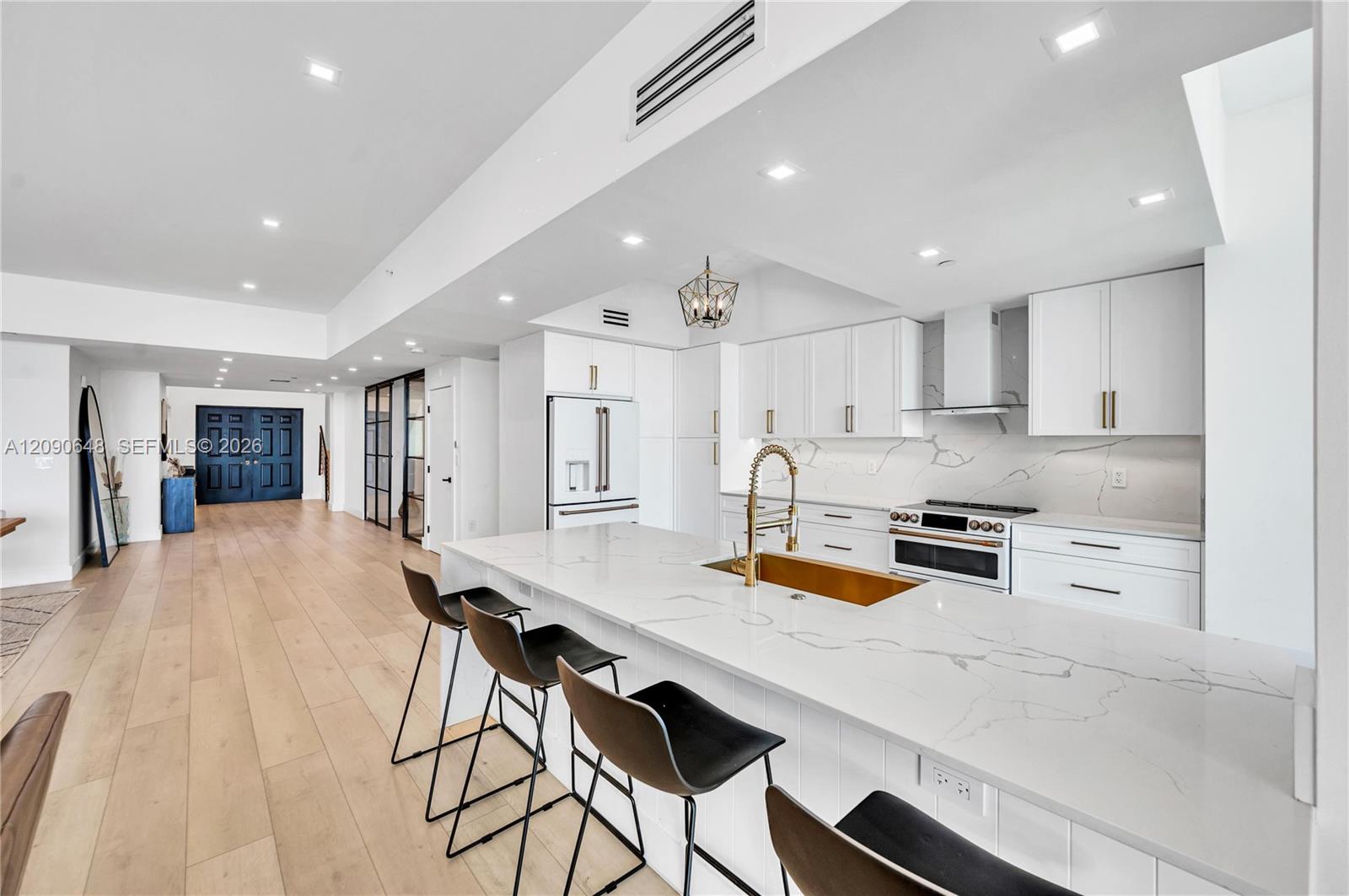 3330 NE 190th St Unit: UPH11