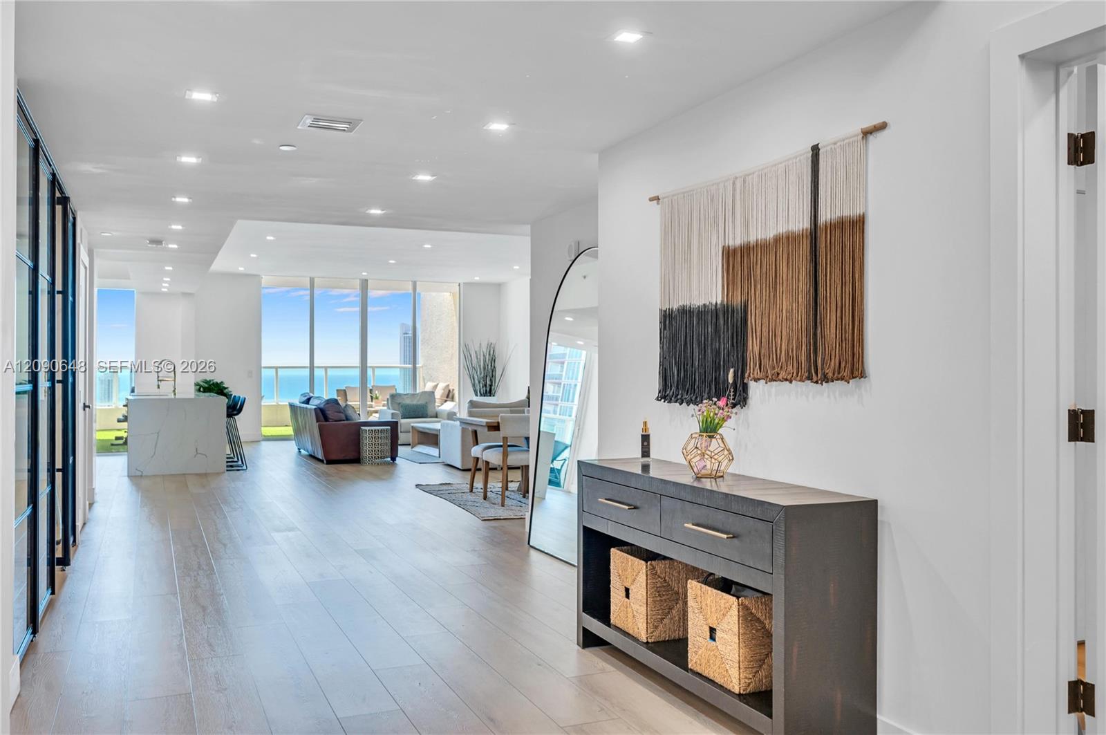 3330 NE 190th St Unit: UPH11