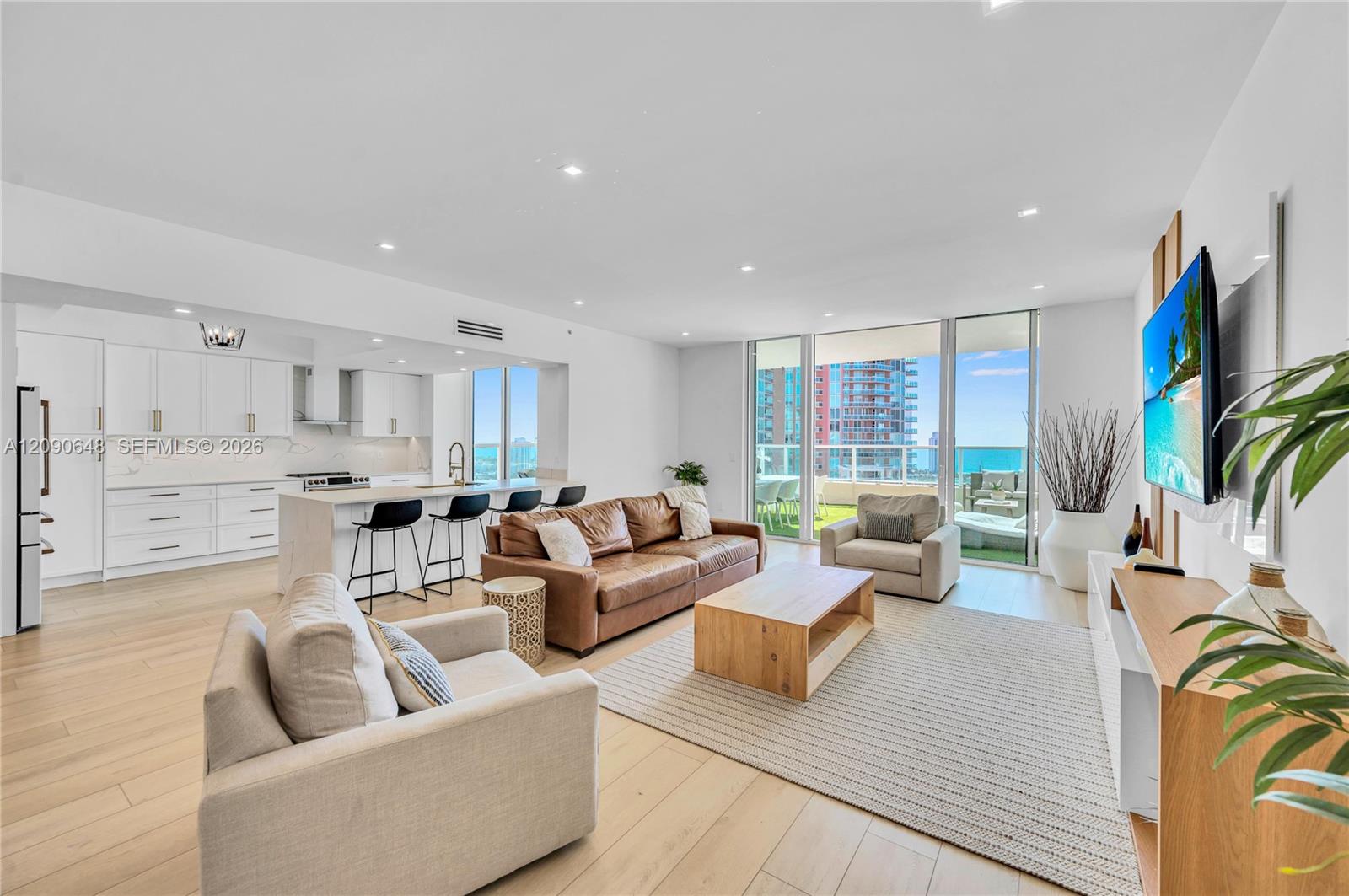 3330 NE 190th St Unit: UPH11