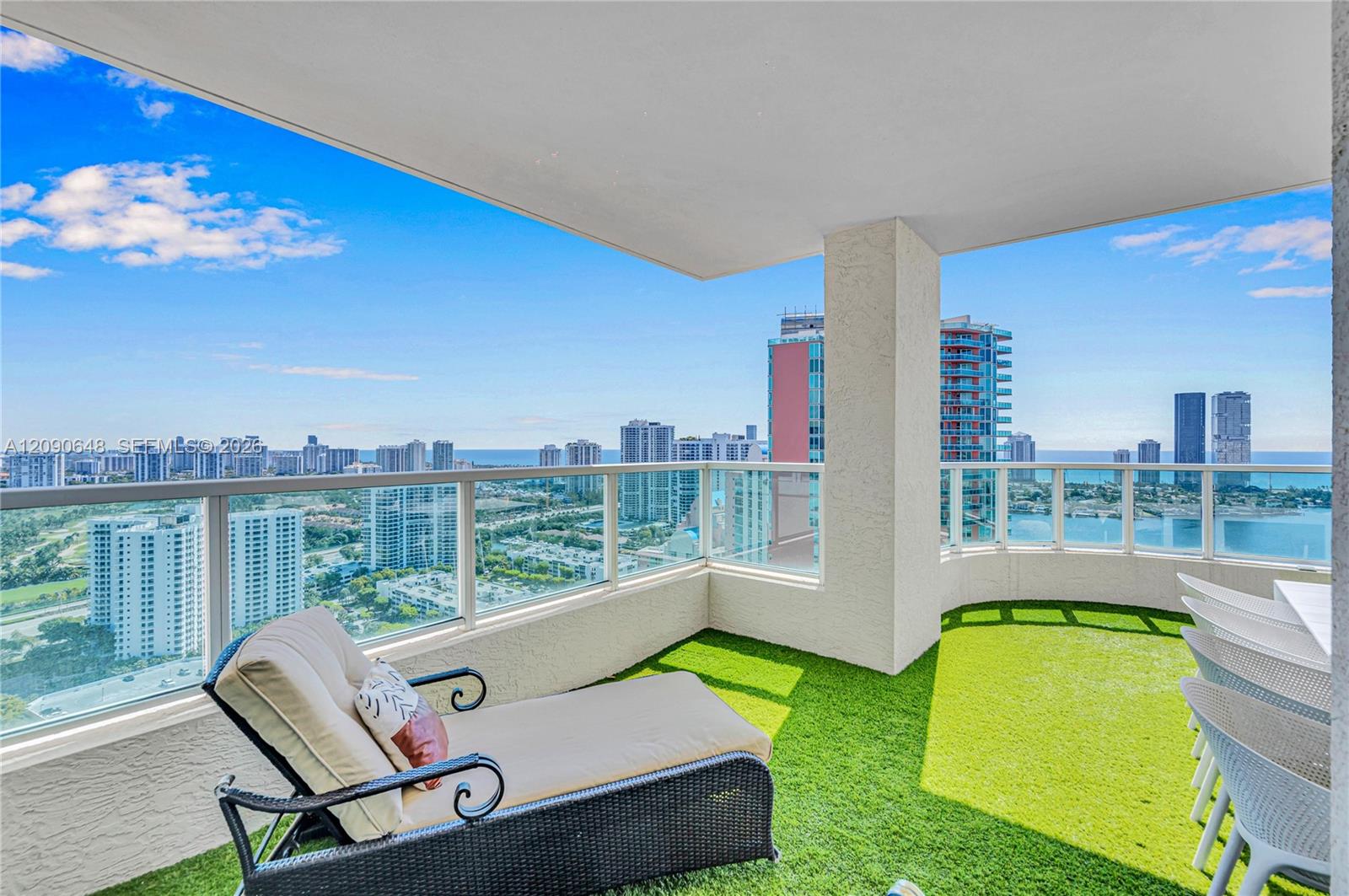 3330 NE 190th St Unit: UPH11